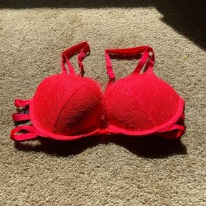 Red push up bra